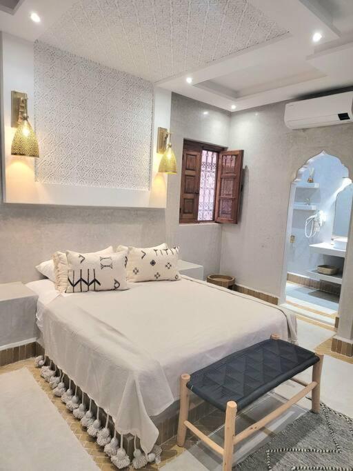 Riad Isahiac Avec Piscine En Exclusivite Marrakesh Eksteriør bilde
