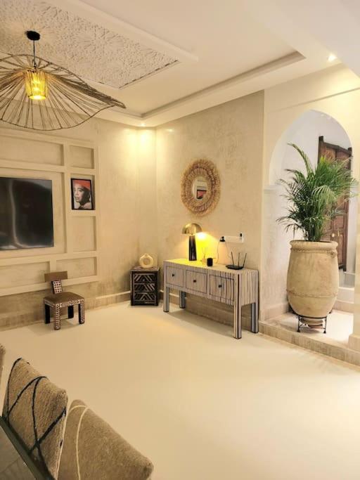 Riad Isahiac Avec Piscine En Exclusivite Marrakesh Eksteriør bilde